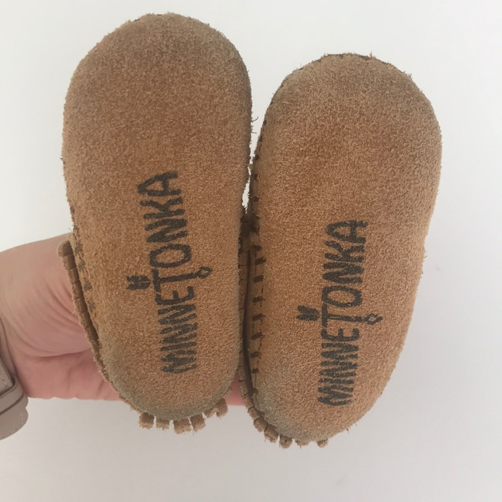 *Minnetonka Kids* Riley Booties - Picture 3 of 6